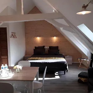 Bed & Breakfast Charmes En Le Charme Authentique, Montlucon